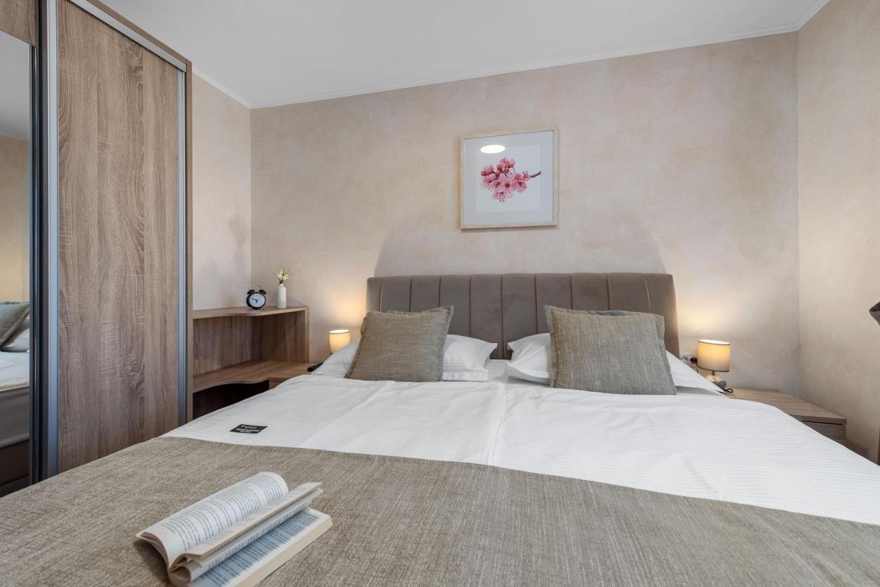 Apartmani Rubinic Turanj Kültér fotó